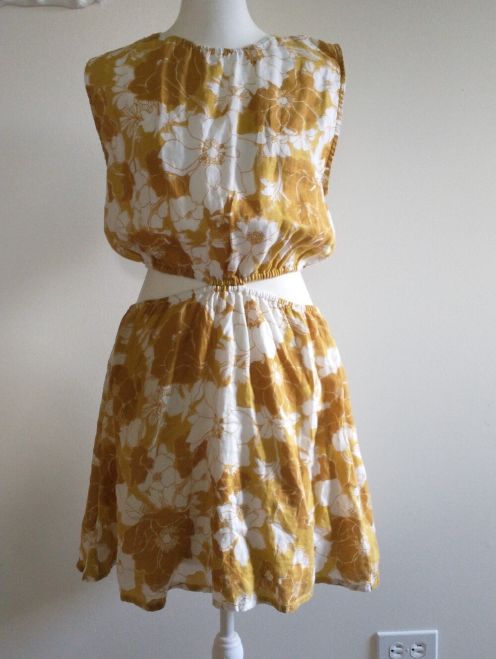 Faithfull The Brand Yellow Floral Side Cut Out Linen Dress L